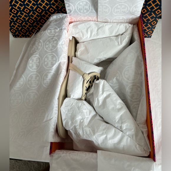 Tory Burch Miller Square Toe Sandal Size 8 New Cream White - Picture 2 of 12